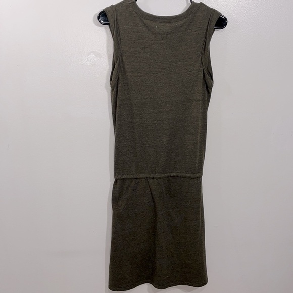 Chaser green dress rolled cap sleeves drawstring waist, pockets peep hole @ neck - Picture 4 of 10